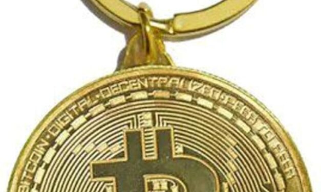 Art Attack Bitcoin Crypto Schlüsselanhänger (Goldton)